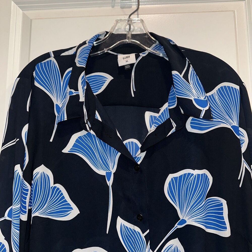 Cabi Blue Ginkgo Leaf Floral Button Blouse XL Long Sleeve Lightweight Travel - Picture 5 of 9